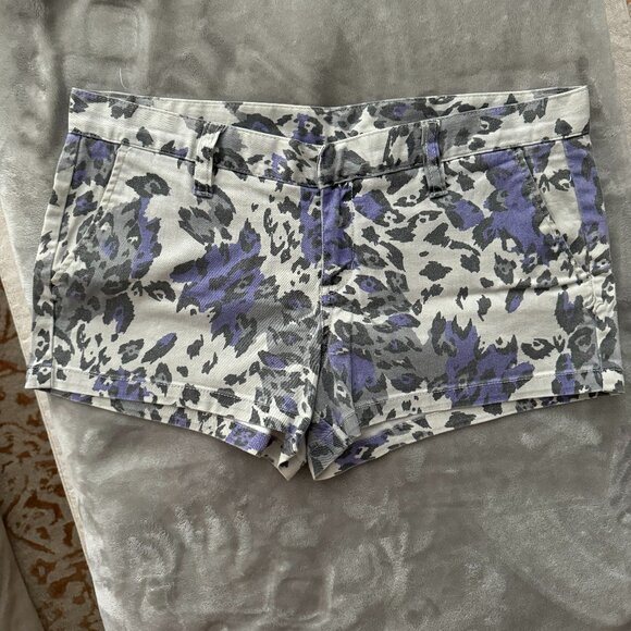 Hurley Pants - EUC Hurley Gray and Purple Leopard Twill Shorts Sz 13